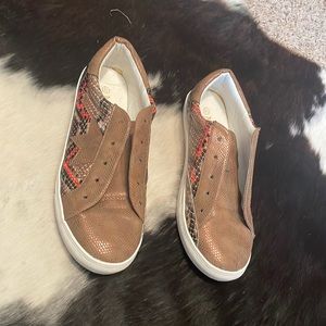 Mata snakeskin shoes